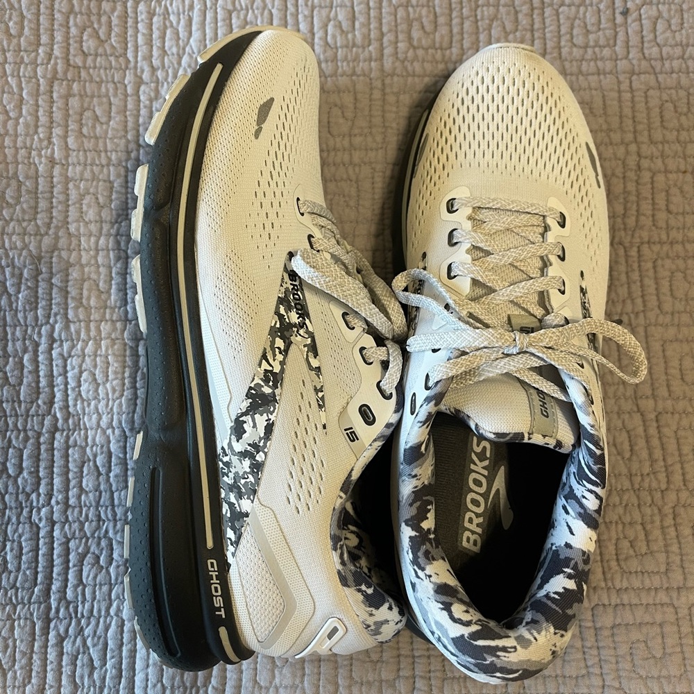 Brooks Ghost 15 size 9.5